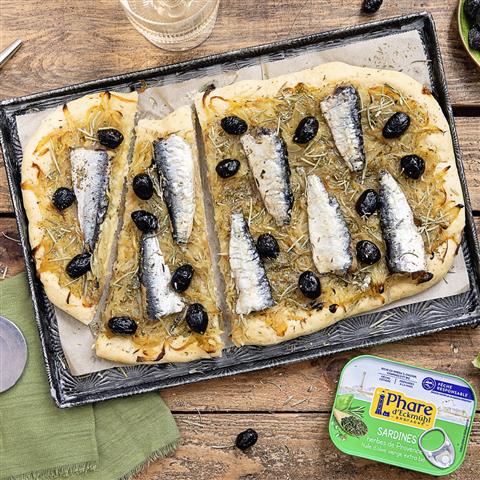 Pissaladière aux sardines et aux herbes de Provence